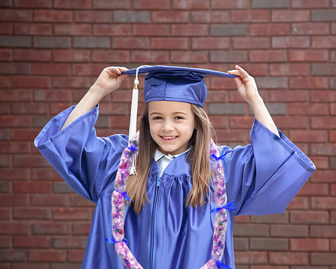 Rodudu Graduation Candy Lei DIY adds personalized charm to parties.