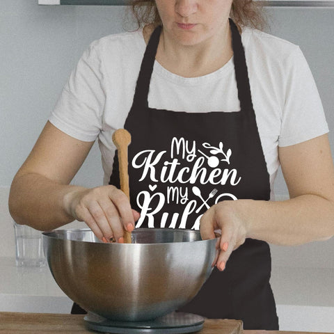 Rokasreke kitchen apron suited for garden, crafts, and everyday kitchen tasks.