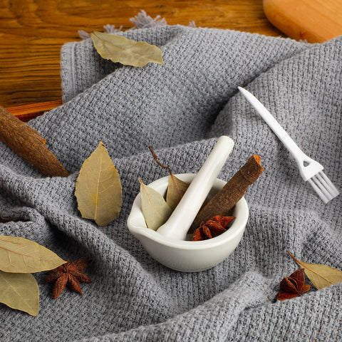Romooa included mini brushes for quick cleaning after grinding