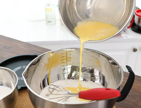 Rorence nesting design saves kitchen space when stored.
