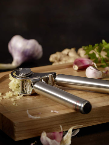 Rösle 48-hole sieve delivers finely minced results consistently
