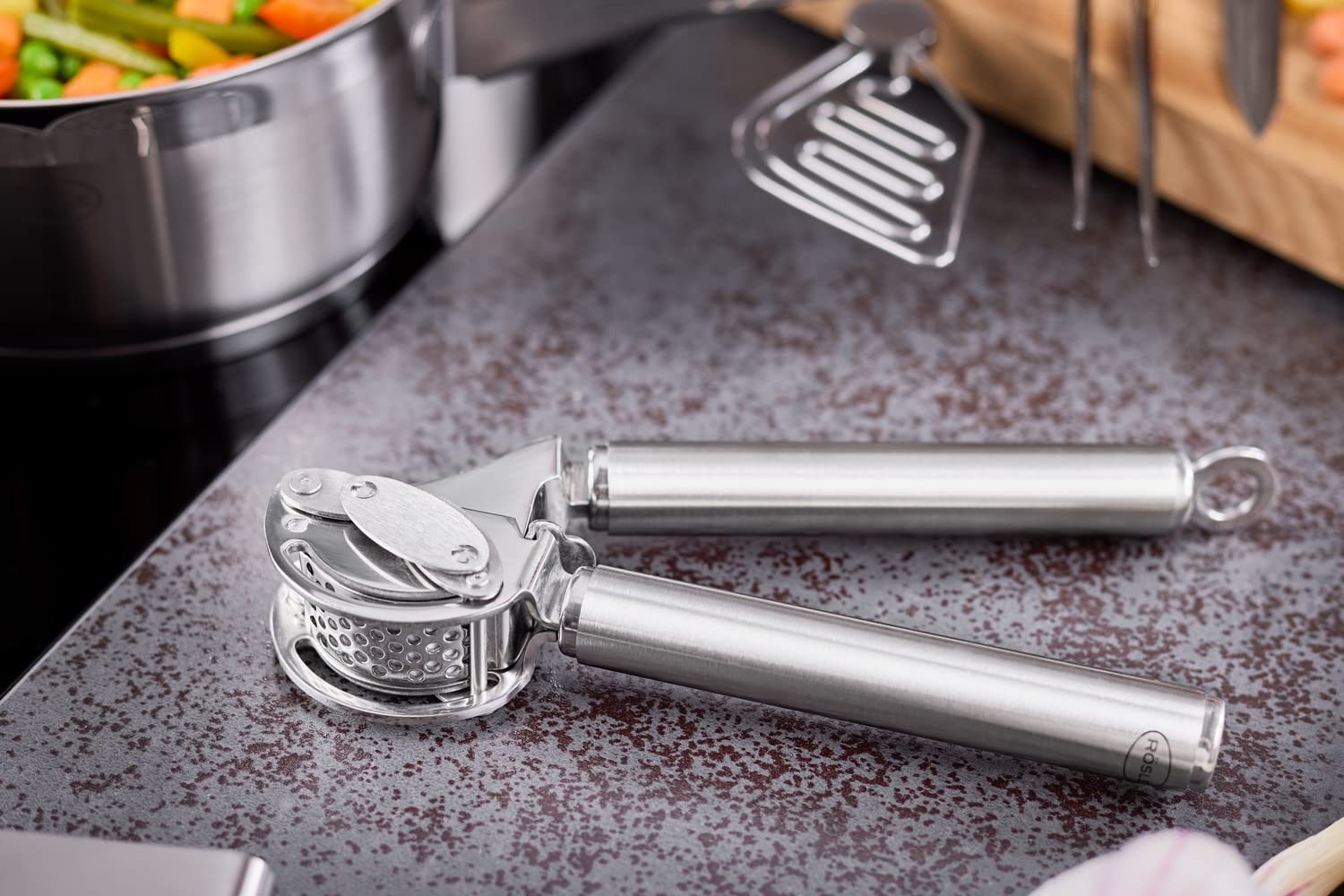 Rösle tool handles garlic and ginger prep quickly and cleanly