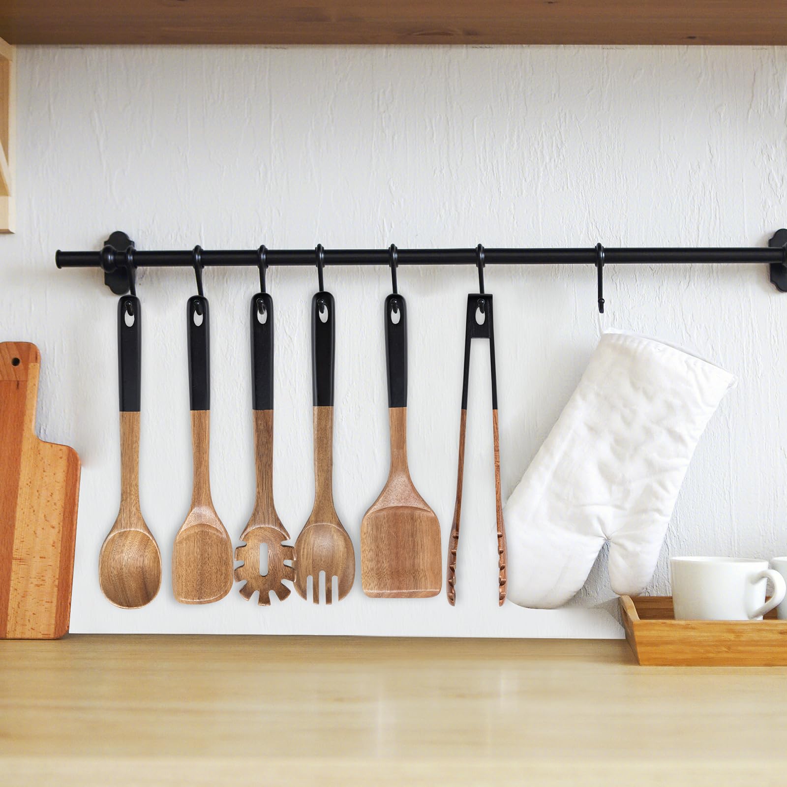 ROSOS wooden pasta server helps lift and drain spaghetti without scratching.