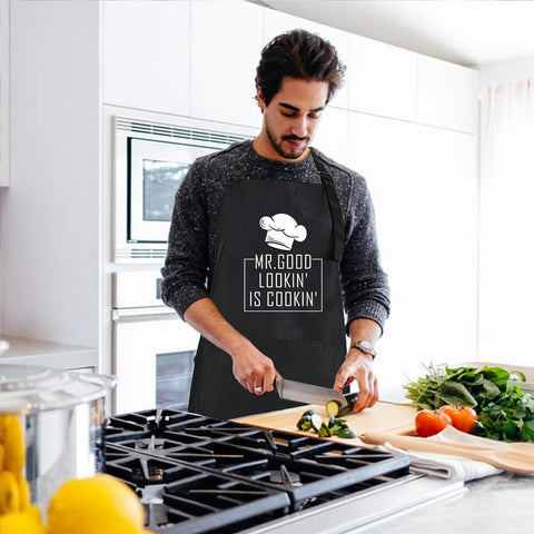 Rosoz one-size-fits-all apron demonstrated for a range of body sizes