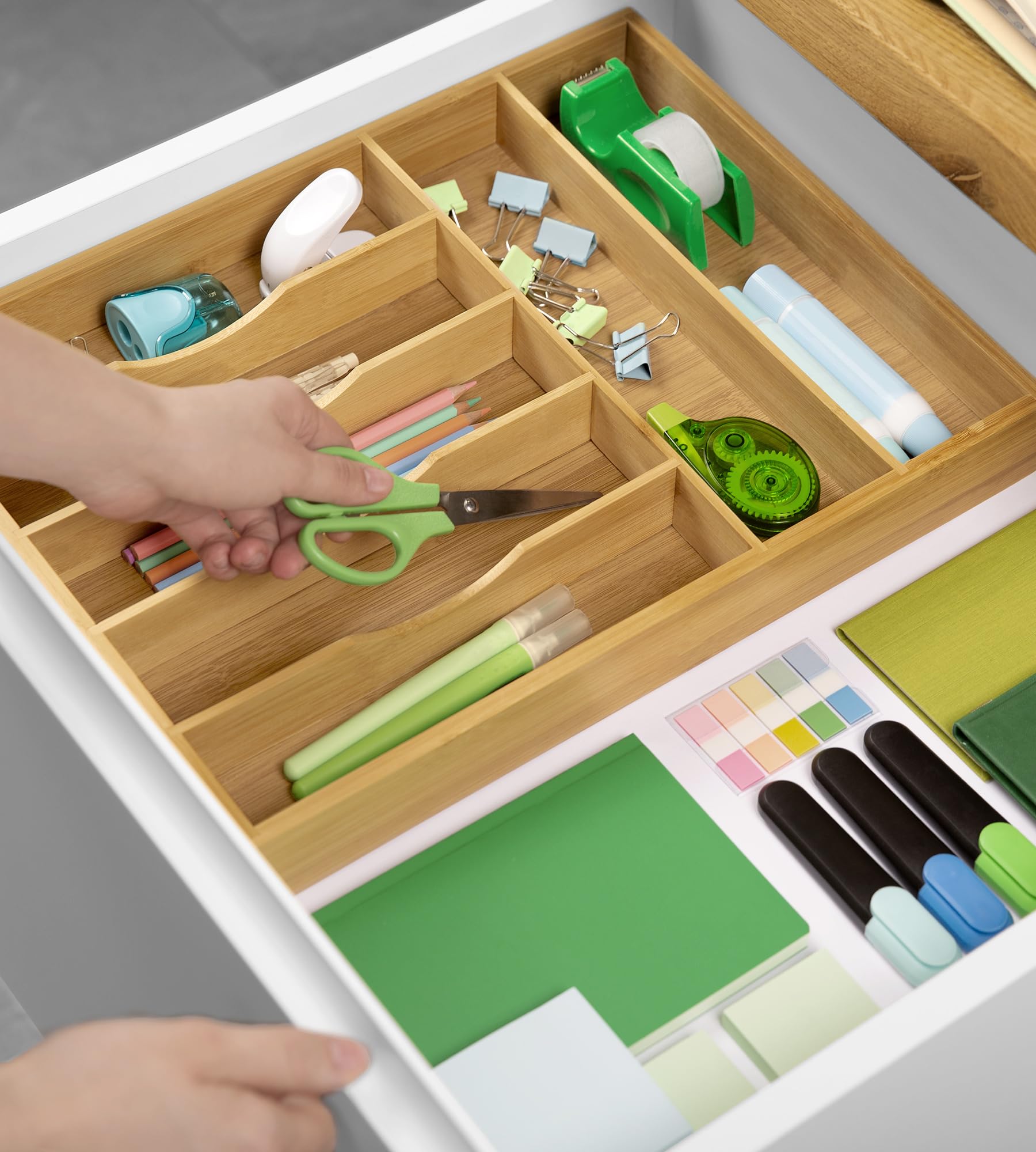 ROYAL CRAFT WOOD water- and odor-resistant bamboo keeps drawers fresh