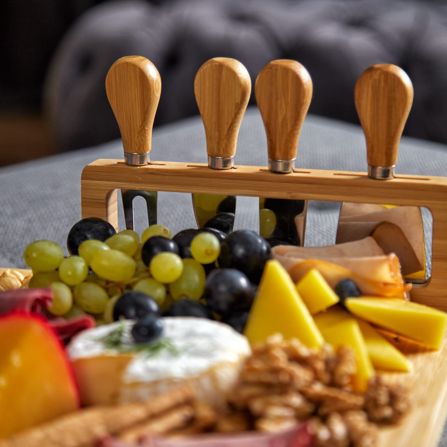 RoyalHouse detachable knife holder keeps utensils accessible and neat.