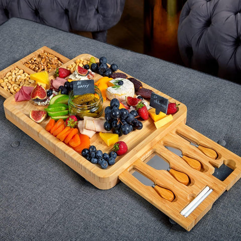 RoyalHouse gift-ready set becomes a stylish table centerpiece for gatherings.