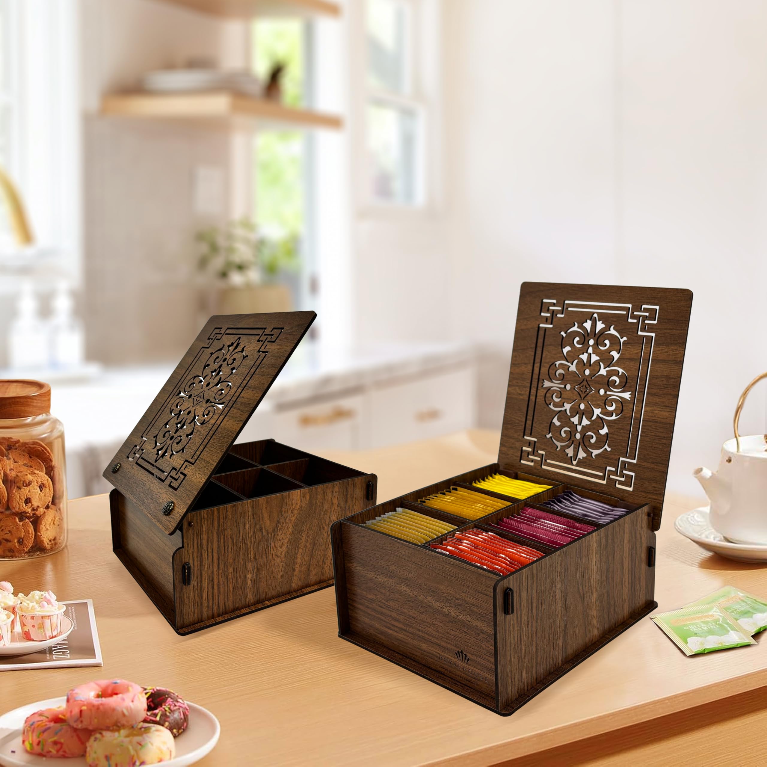 RoyalHouse gift-worthy tea box suitable for housewarmings and weddings.