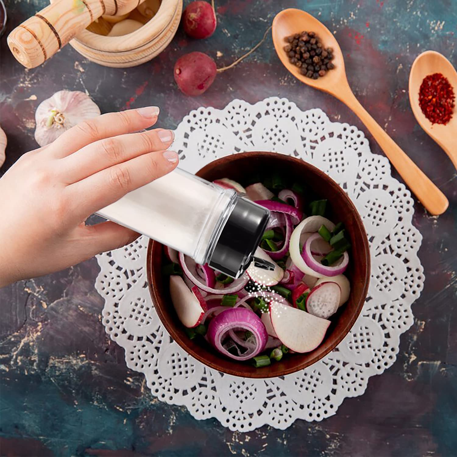 RoyalHouse 12-pack plastic jars lightweight and durable for daily use.