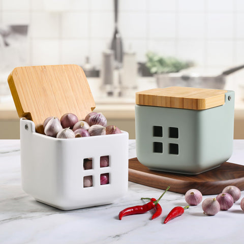 RQYIXI compact garlic storage fits small countertops gracefully