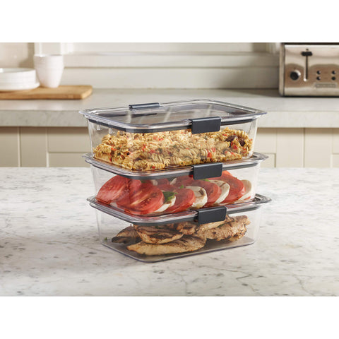 Rubbermaid Brilliance crystal-clear lid and base reveal contents at a glance while remaining lightweight