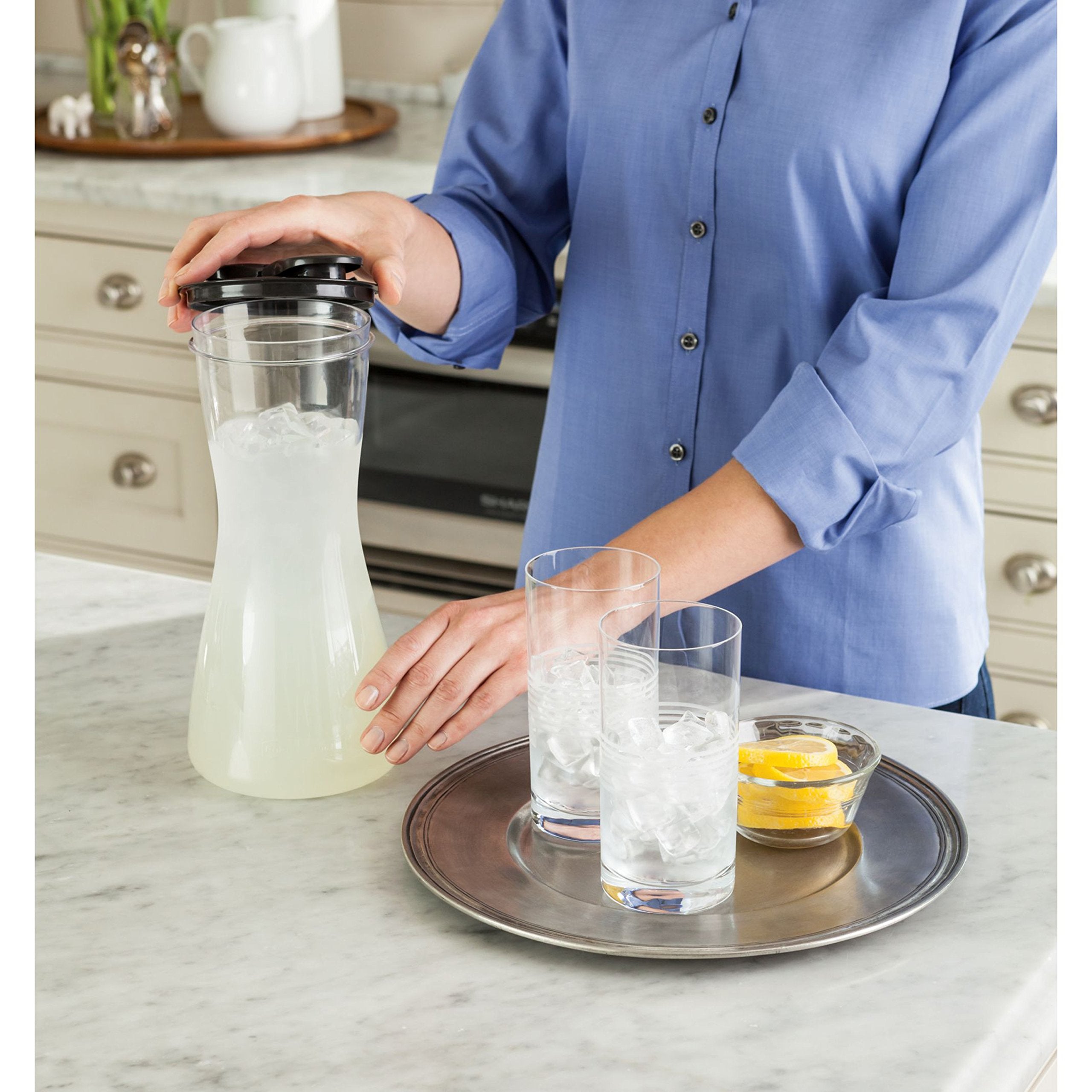  Rubbermaid carafe durable dishwasher-safe plastic for quick cleaning