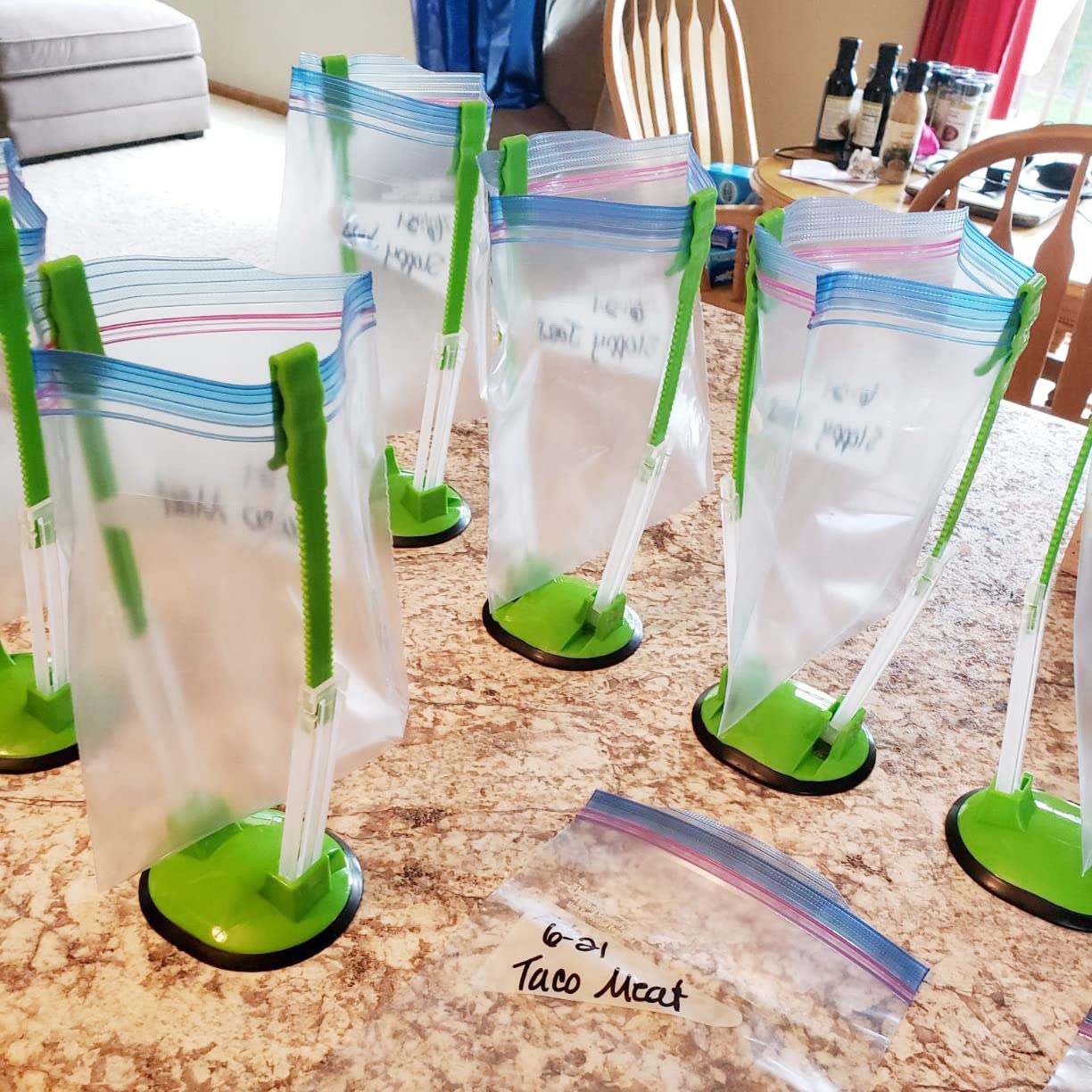 Ruibo Baggy Rack Holder packaged for easy setup