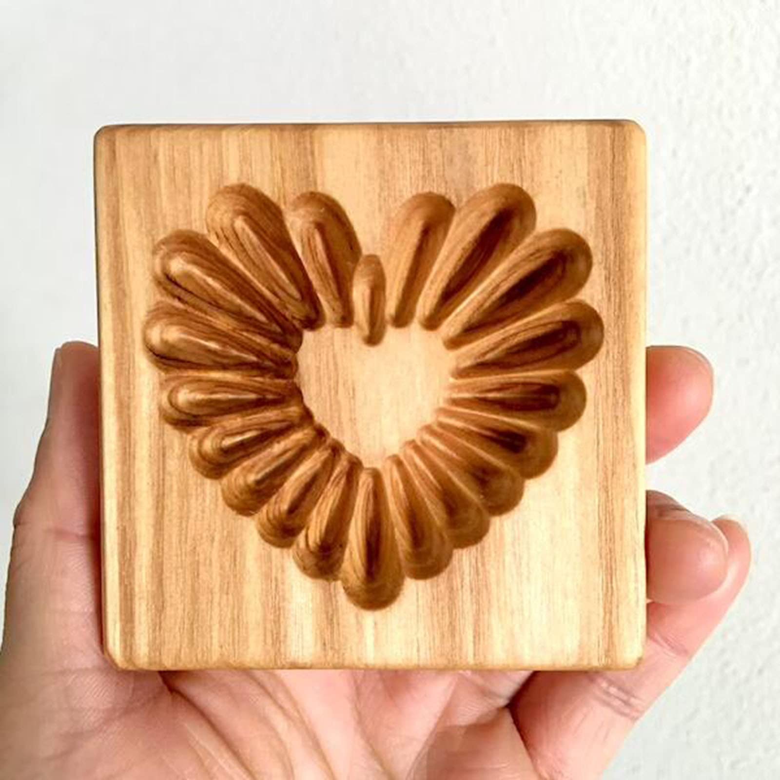 Ryetaga DIY biscuit mold for gingerbread and sugar paste decor.