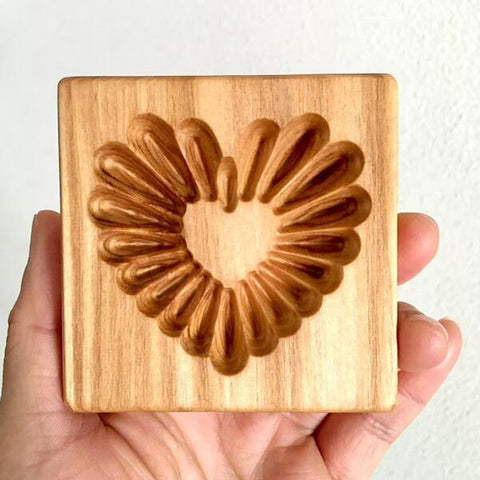Ryetaga DIY biscuit mold for gingerbread and sugar paste decor.