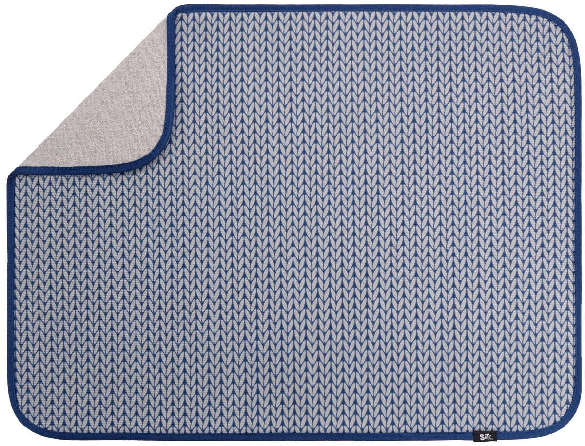 S&T INC. Dish Drying Mat XL in blue absorbs water to keep counters dry