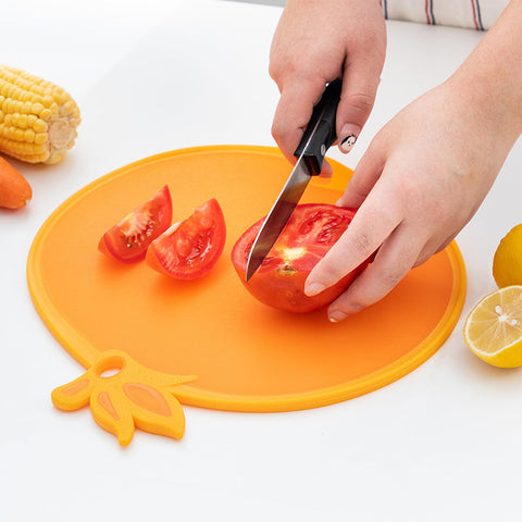 Saebume silicone non-slip edge keeps boards stable during chopping