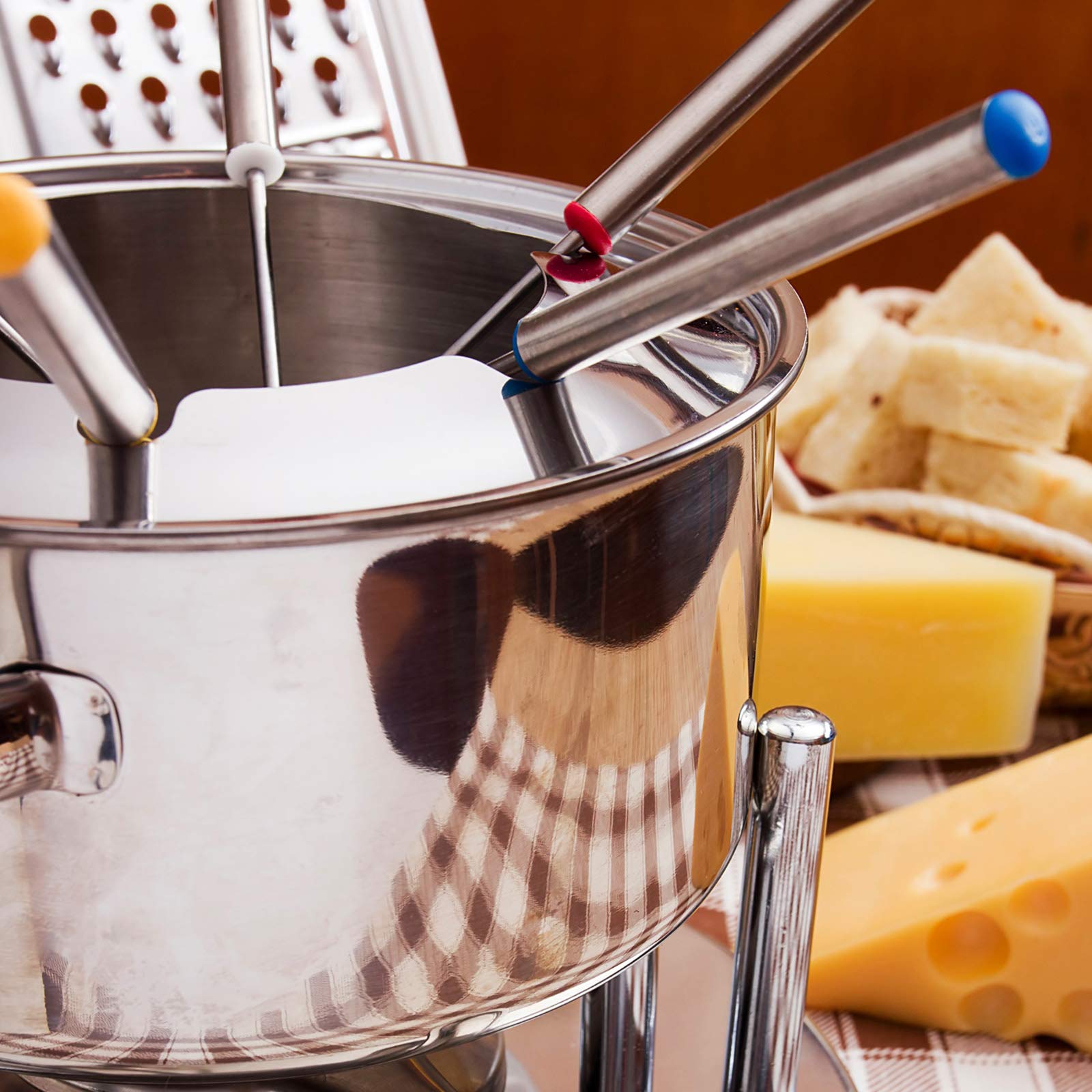 Sturdy forks for fruits and marshmallows at fondue nights