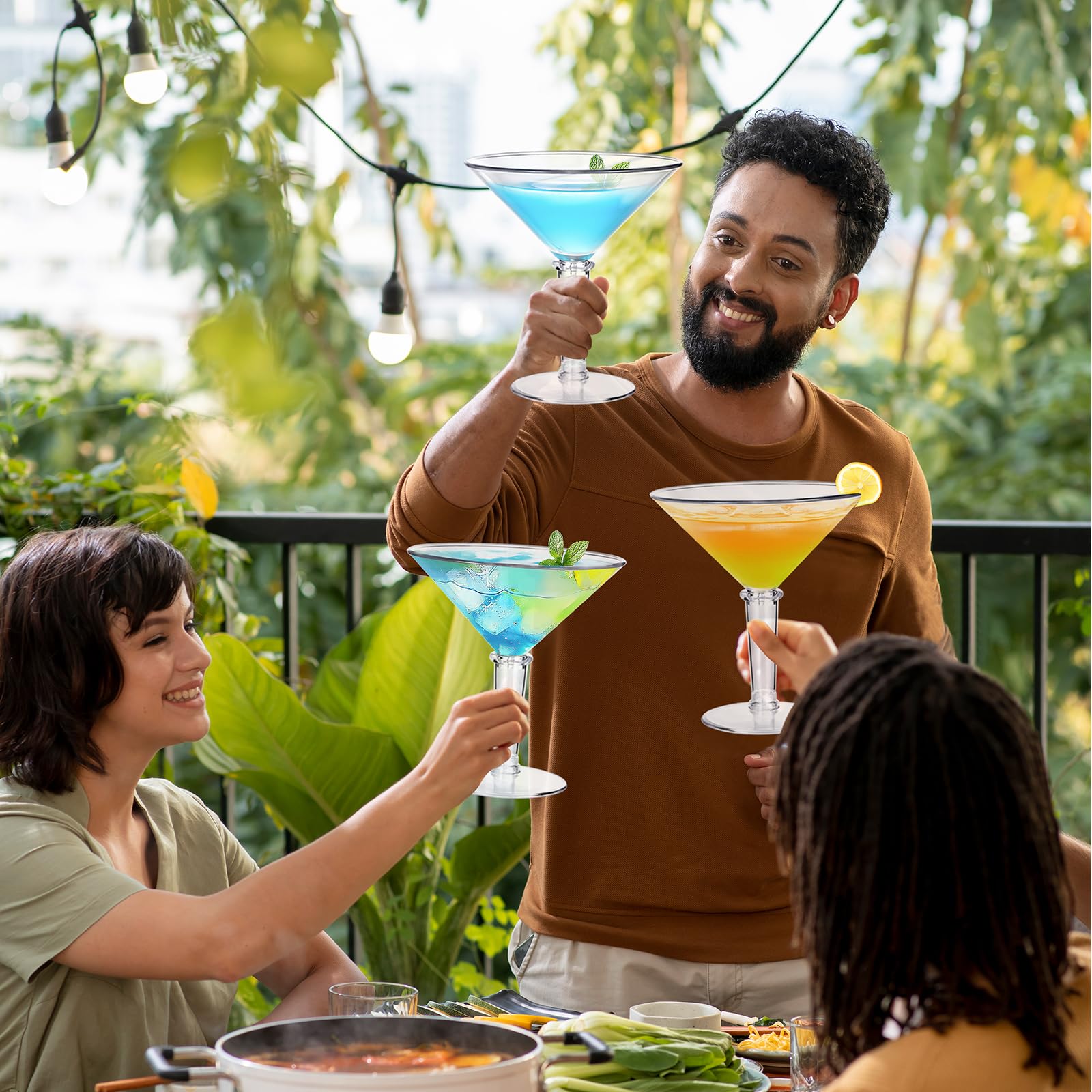 SAIAOKJ 48oz Giant Martini Glass adds versatile party decor and props.