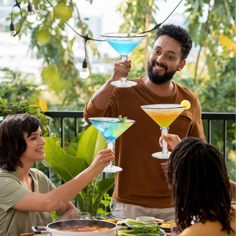 SAIAOKJ 48oz Giant Martini Glass adds versatile party decor and props.