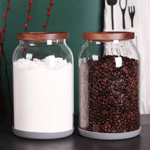 SAIOOL air-tight acacia lid emphasizes freshness and prevents spills