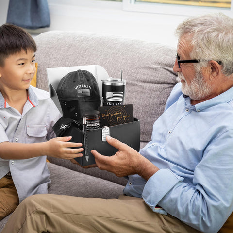 SAIWEILAI ONLINE veterans gift set multitool pen offers six handy functions.