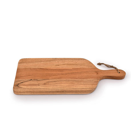 Samhita Acacia cutting board serving tray during a casual party or BBQ.