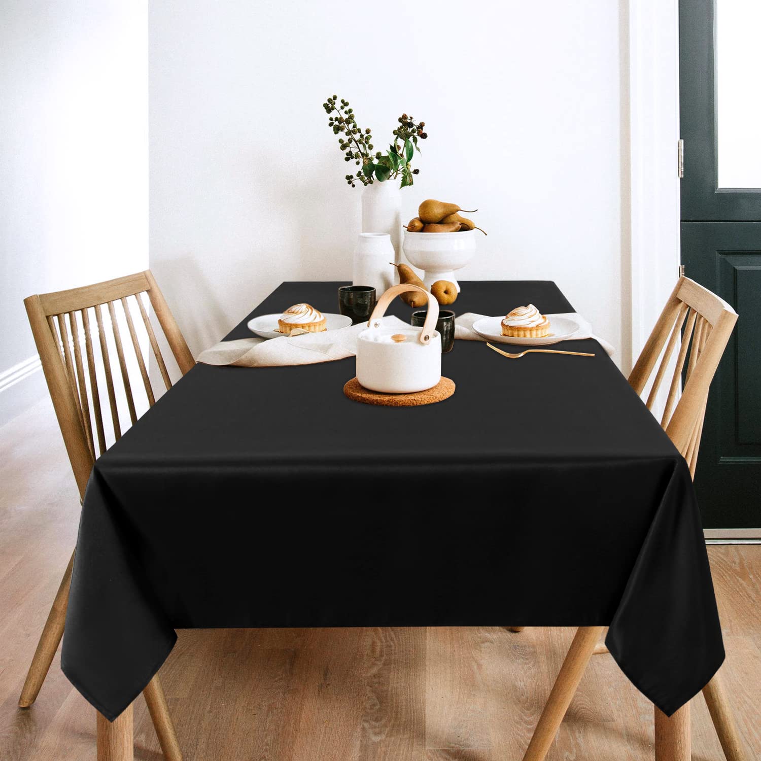 Sancua 60x102 inch tablecloth close-up shows wrinkle-free finish