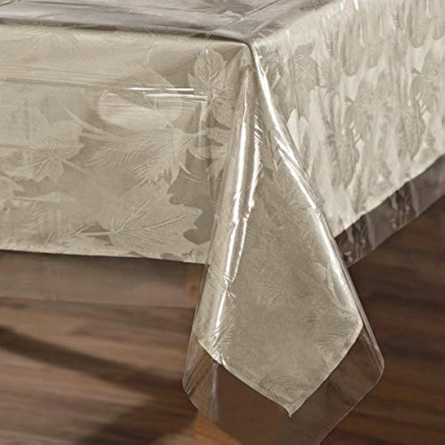 Sancua clear tablecloth with crystal-clear finish protecting a dining surface.