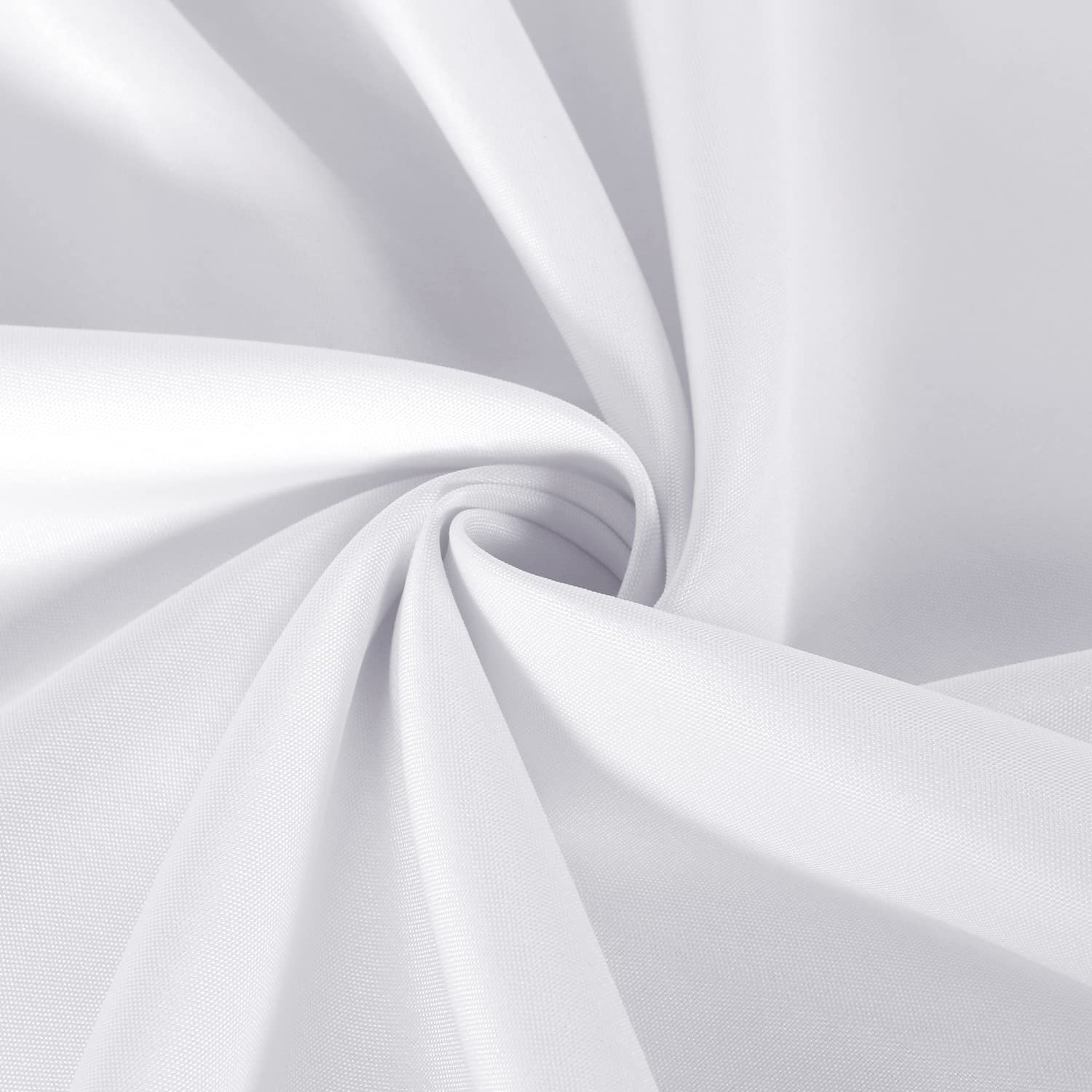 Sancua indoor-outdoor tablecloth suitable for picnics, patios, and camping.