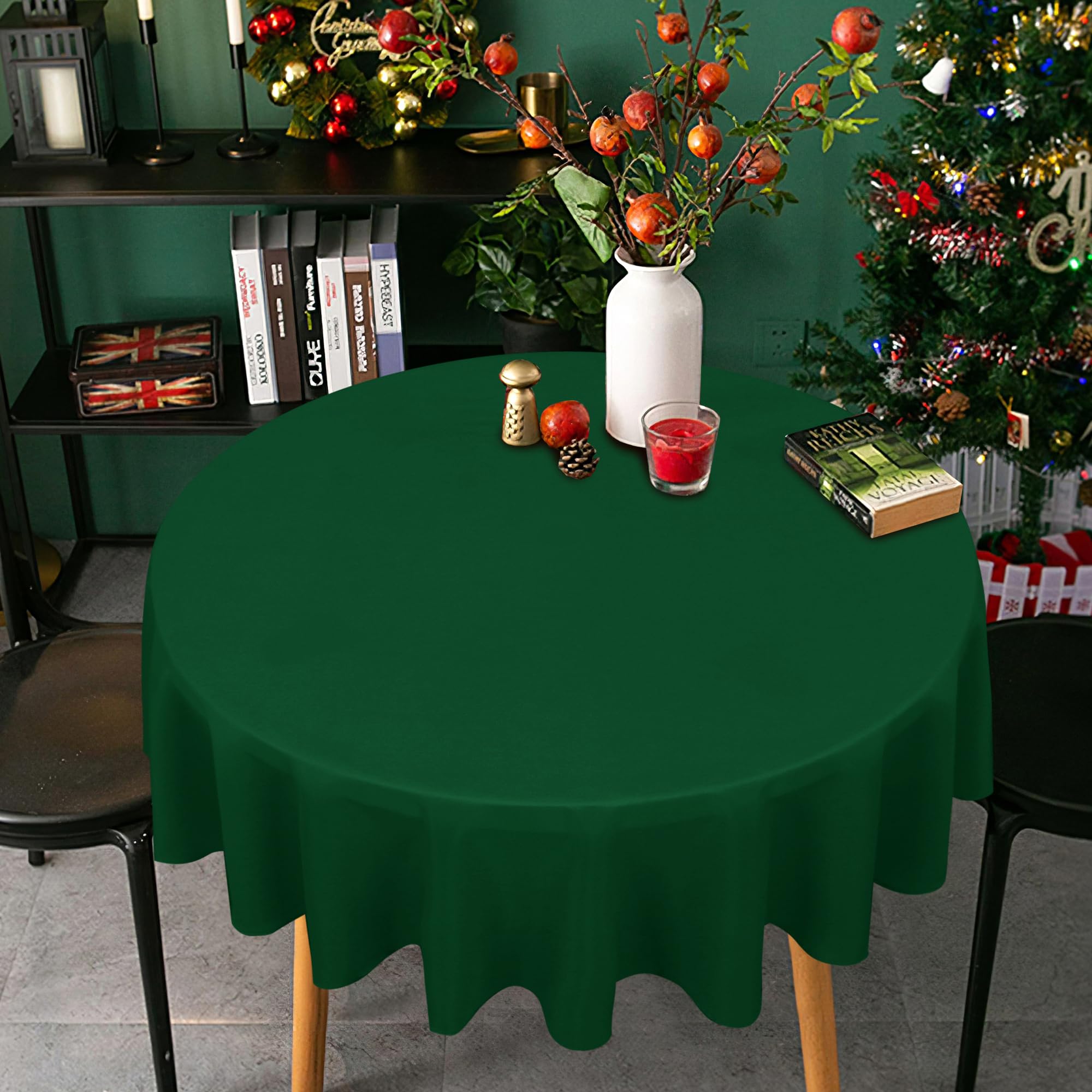 Sancua round tablecloth used for an outdoor picnic setting
