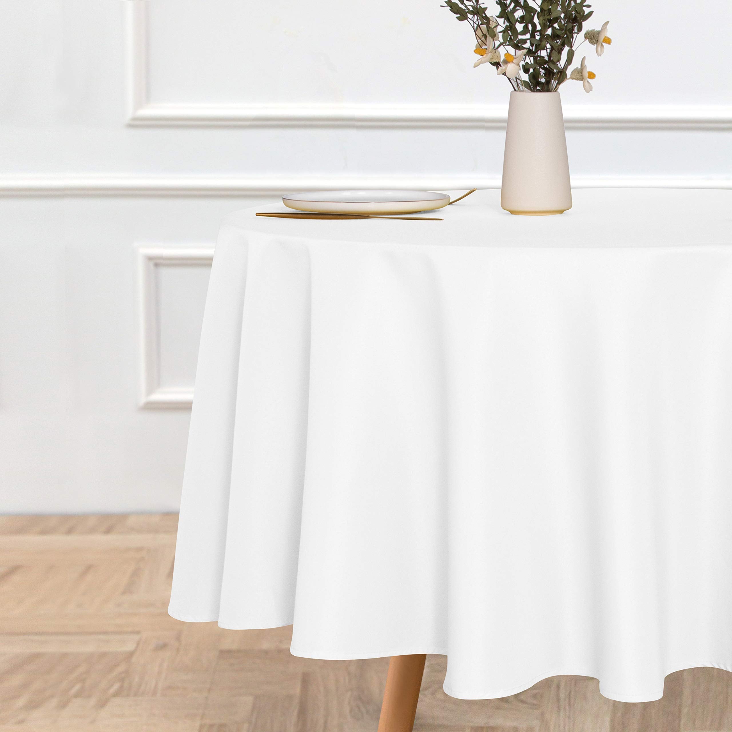 Sancua round tablecloth with water-resistant finish protects against spills