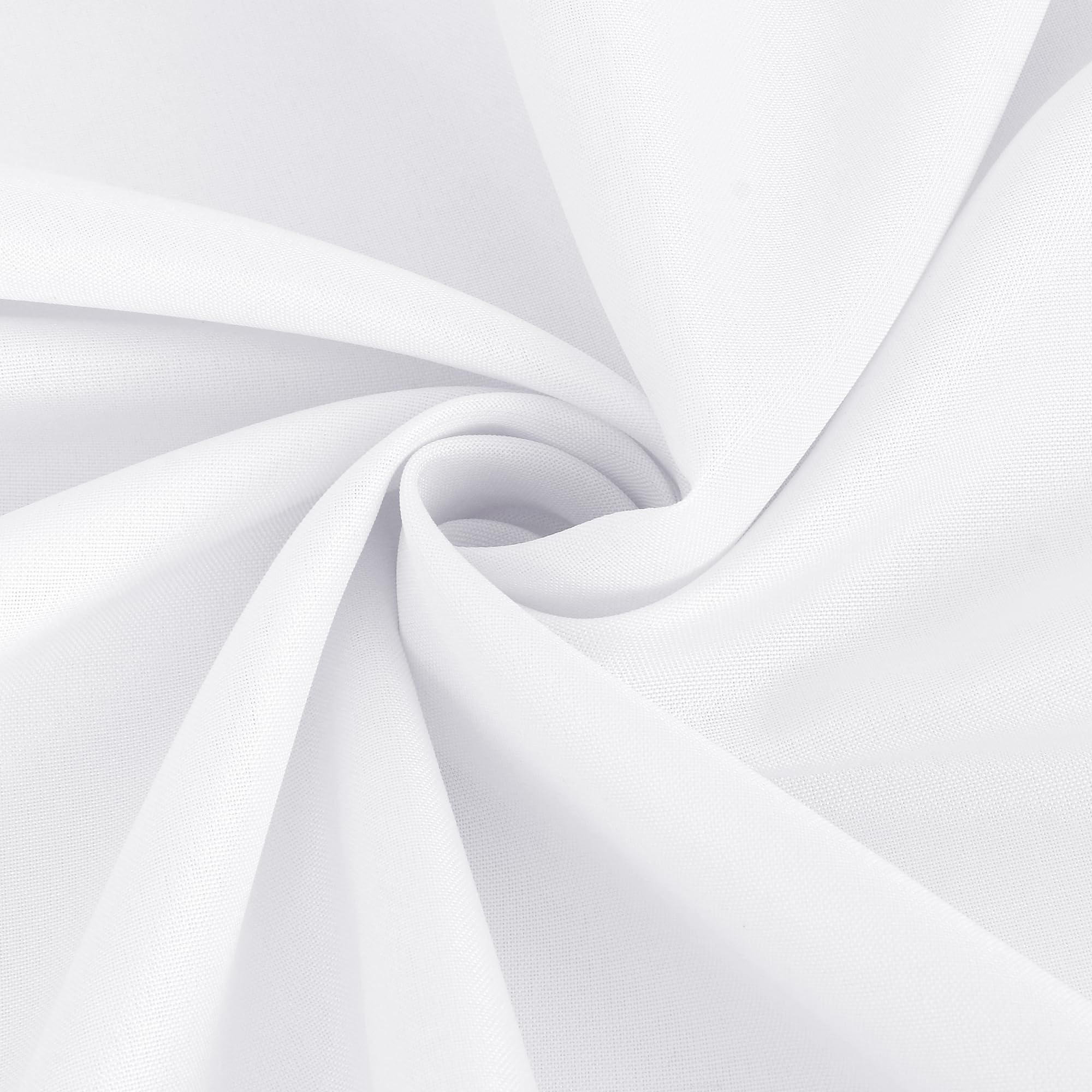 Sancua wedding banquet scene with pristine white tablecloth