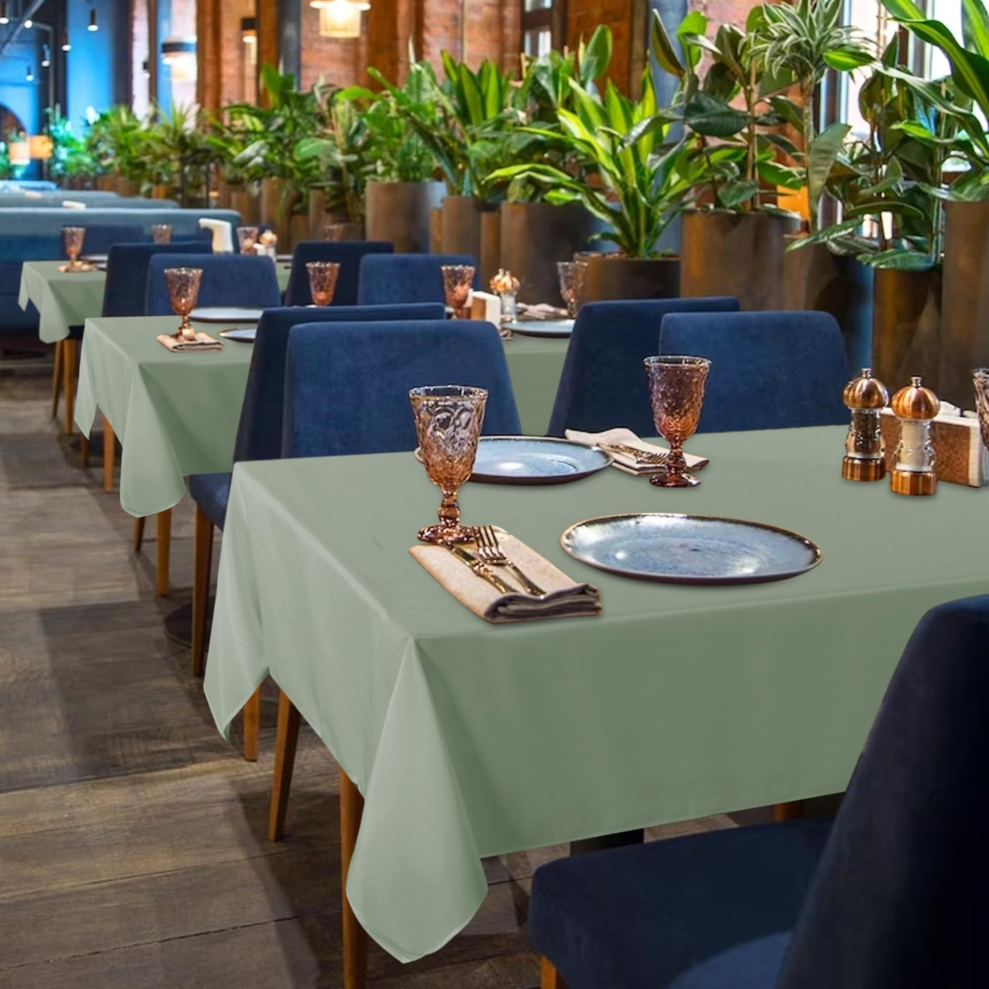 Sancua wrinkle-free finish maintains smooth table surfaces after setup