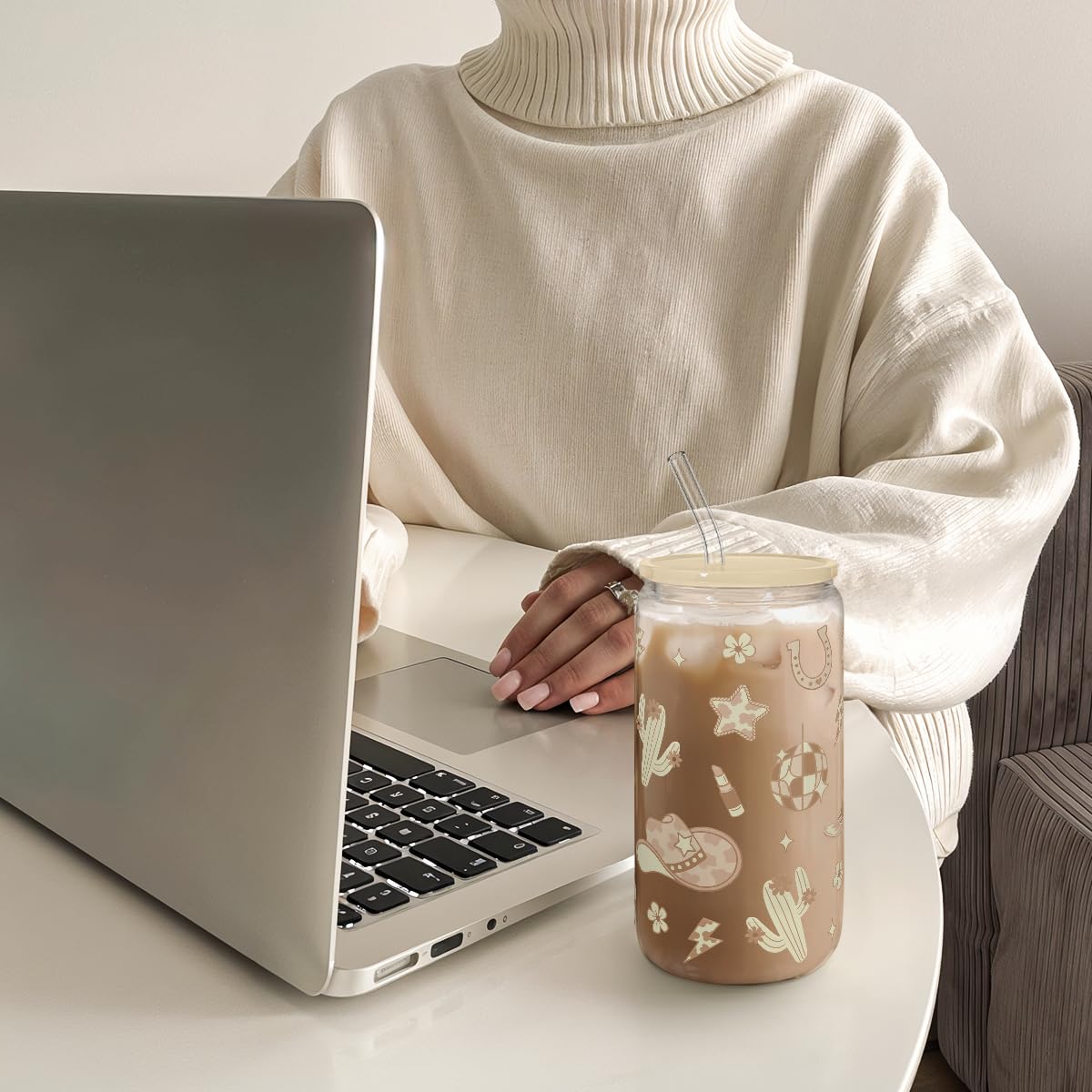 SANDJEST 16-ounce capacity keeps beverages at the right level.