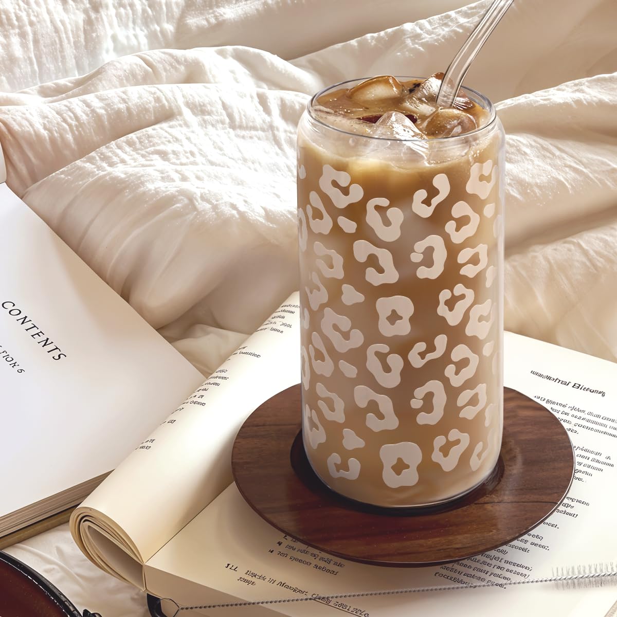 Close-up of SANDJEST glass straw showcasing clear design and ease of cleaning