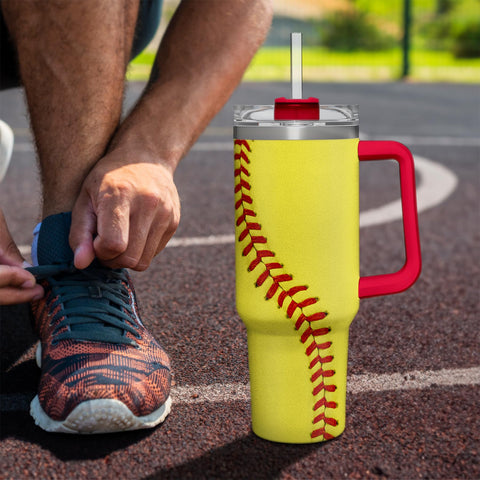 Sandjest lid and straw prevent spills during active use