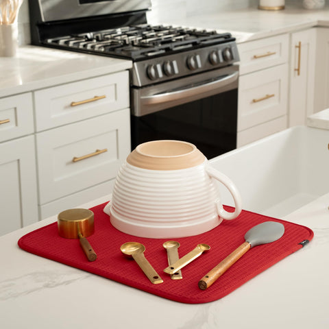 S&T INC. dish drying mat demonstrates high absorbency up to four times its weight.