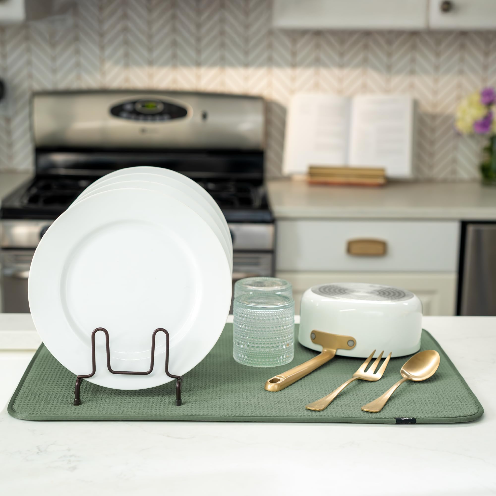 S&T INC. Dish Drying Mat XL with dishes drying on surface