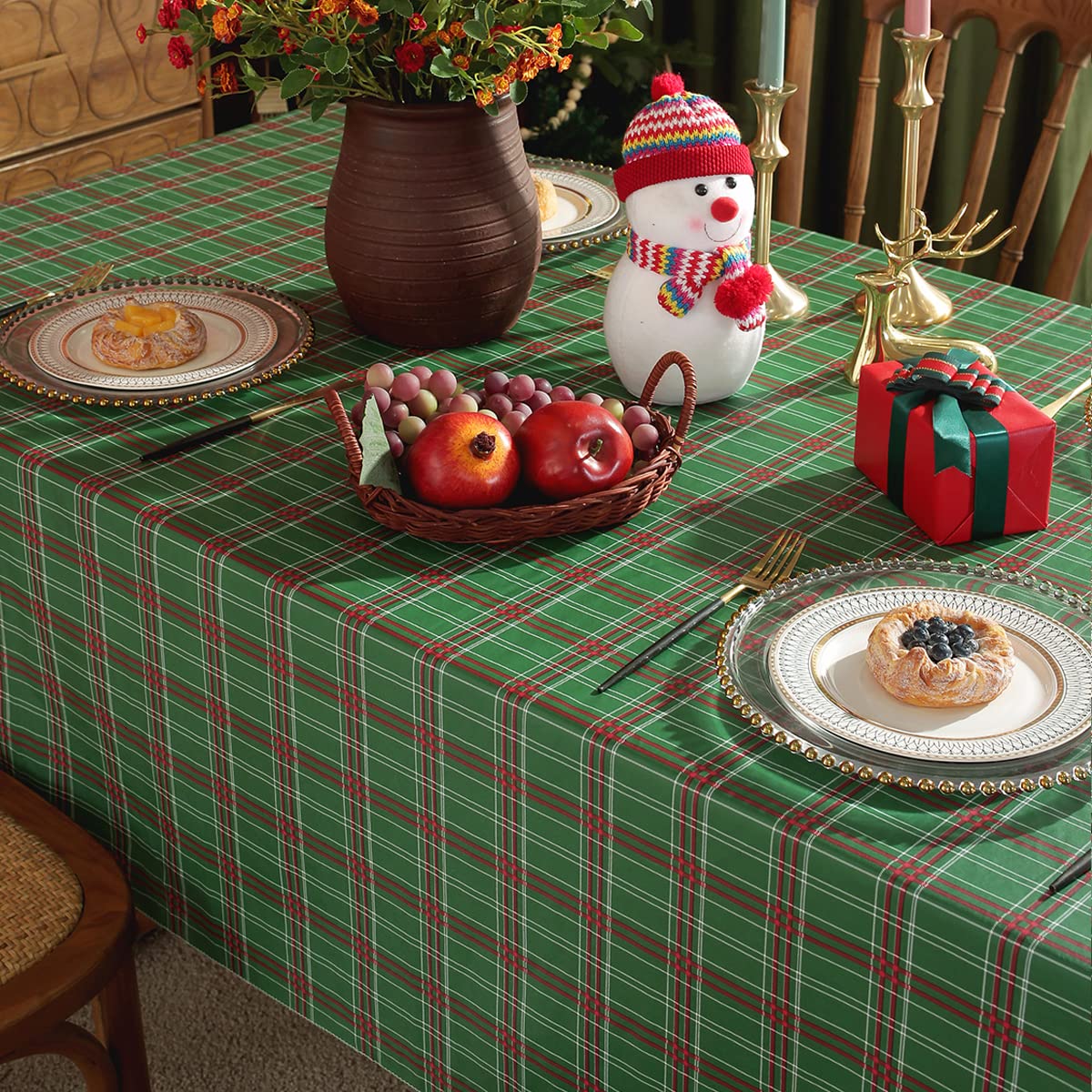SASTYBALE anti-slip holiday table cover keeps linens in place