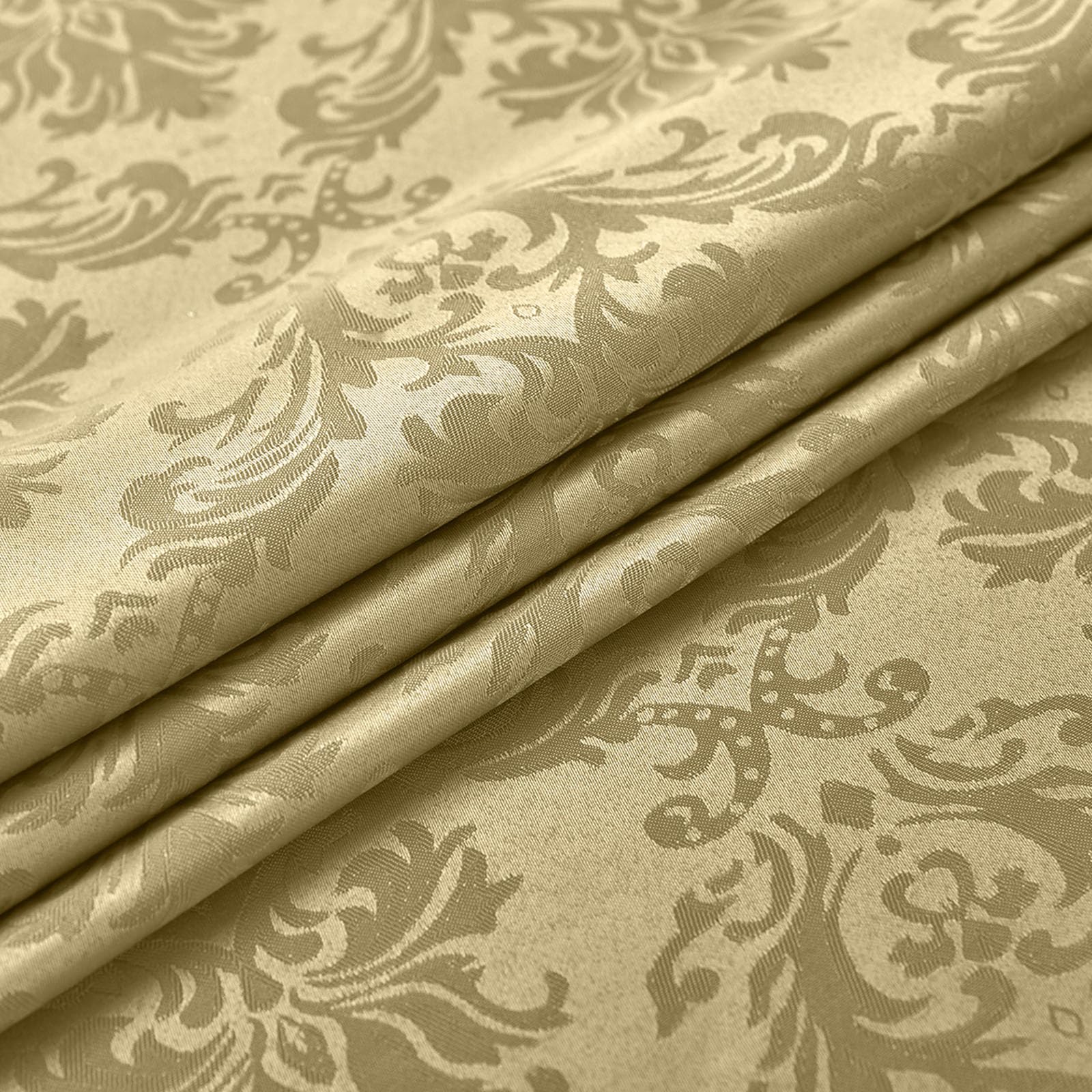 SASTYBALE dining setup with tablecloth suitable for various occasions