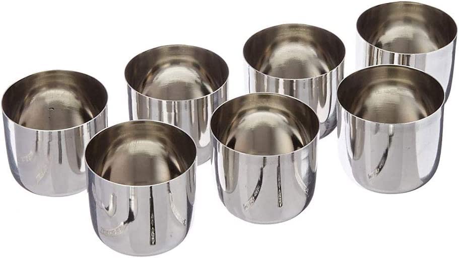 Satre spice box dimensions 8.2 by 8.2 by 3.2 inches for compact storage.