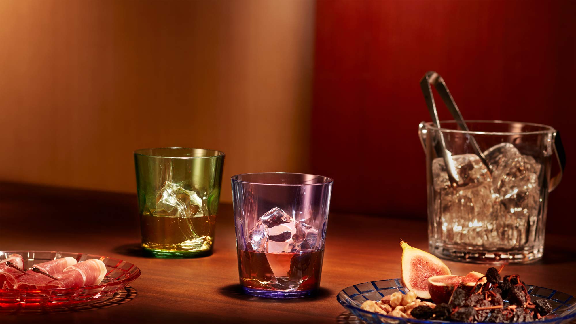 SCANDINOVIA 100 percent made in Japan acrylic offering lasting clarity and style.