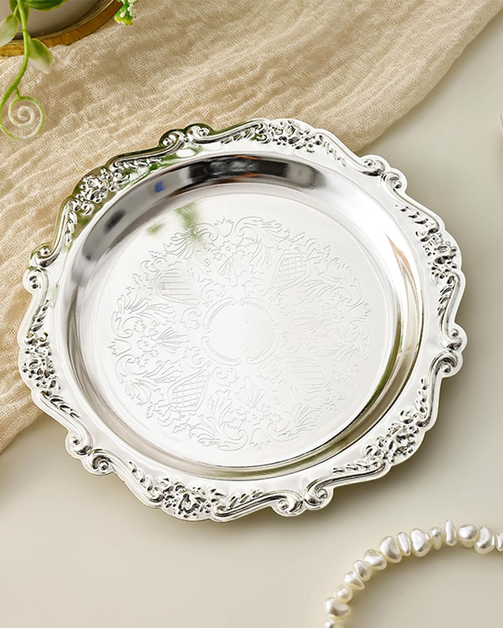 SEEK RARE 2-pack serving-trays ready for gifting or storage.
