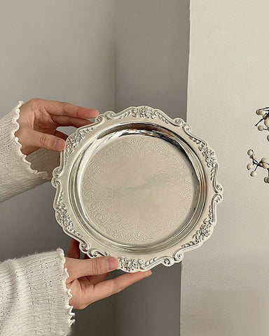 SEEK RARE smooth-edges tray for safe handling.