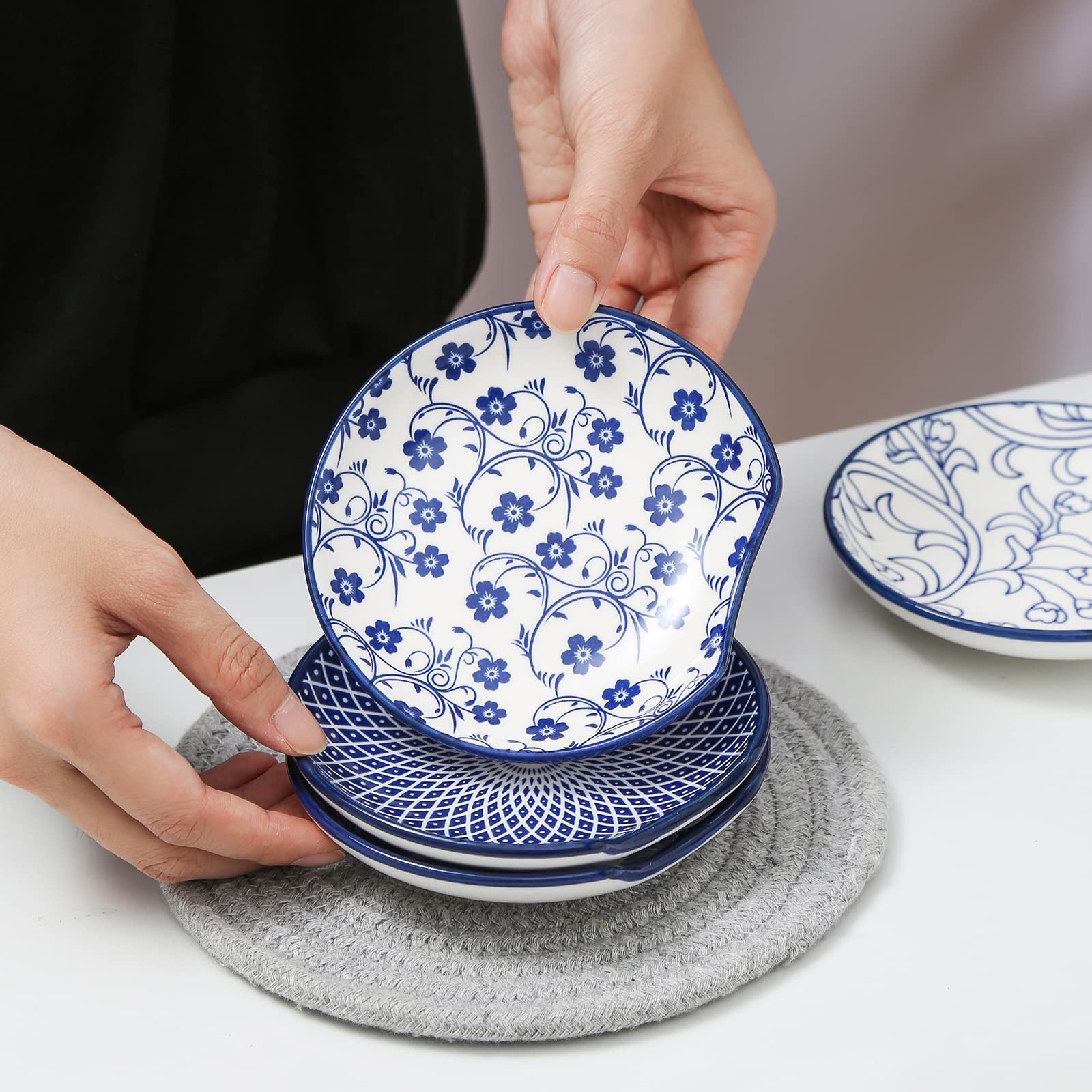 Ceramic, heat resistant and non-toxic Selamica rest safe for daily use.