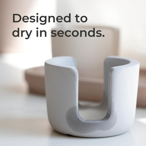 Selegna diatomaceous earth sponge holder highlighting absorbent material.