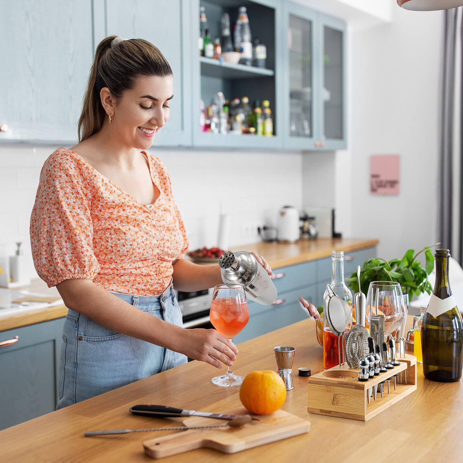 Semderm double-sided jigger ensures precise measurements for cocktails