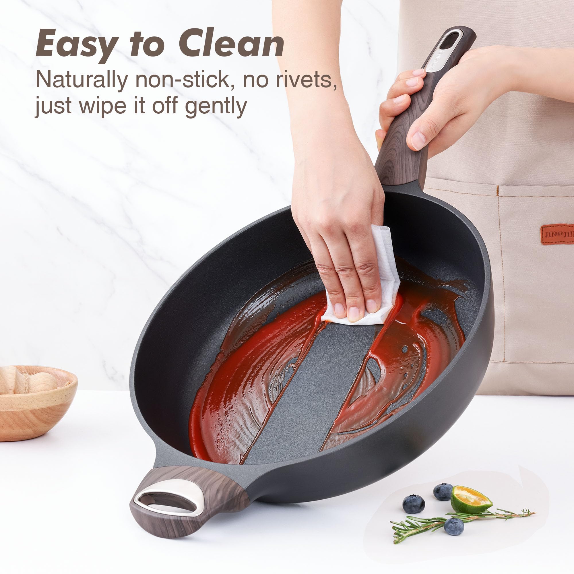 Sensarte induction-ready base heats quickly on all stove types.