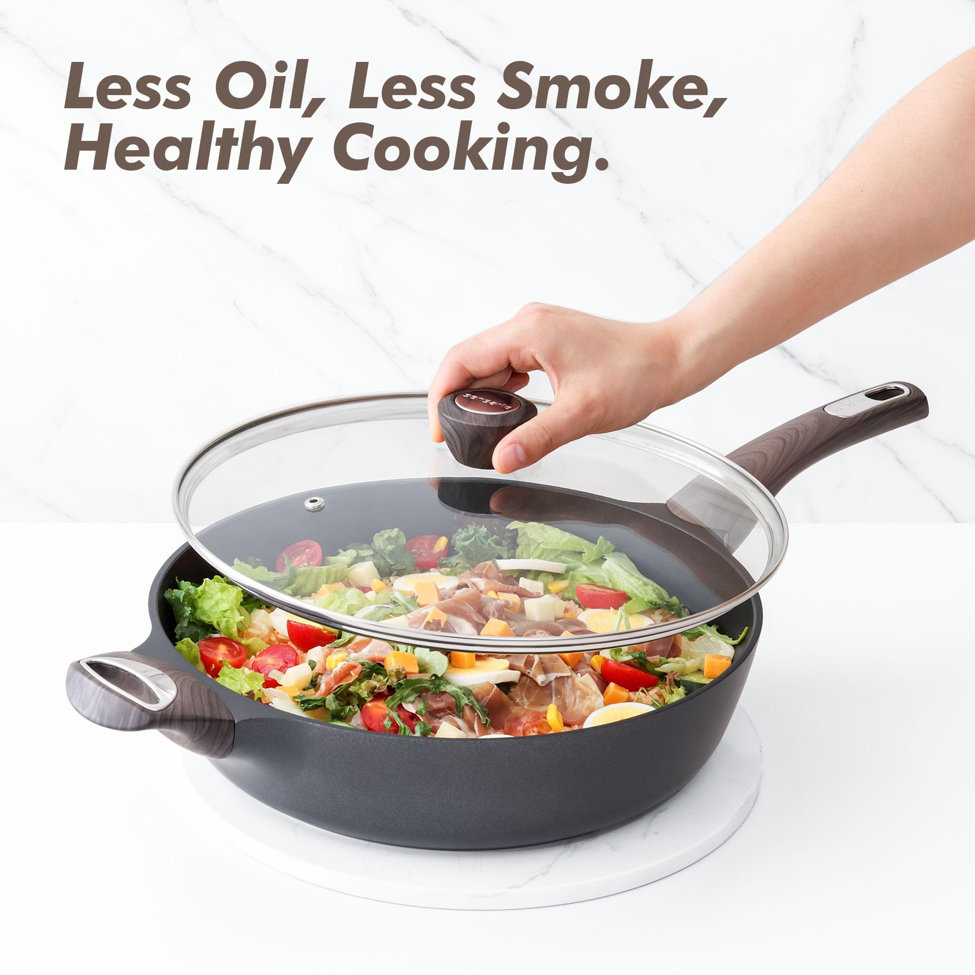 Sensarte large capacity pan ideal for family meals and gatherings.